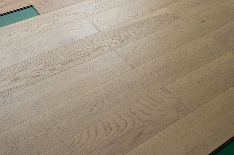 Heat Insulation Virgin Materials VSPC Vinyl Flooring OAK-White